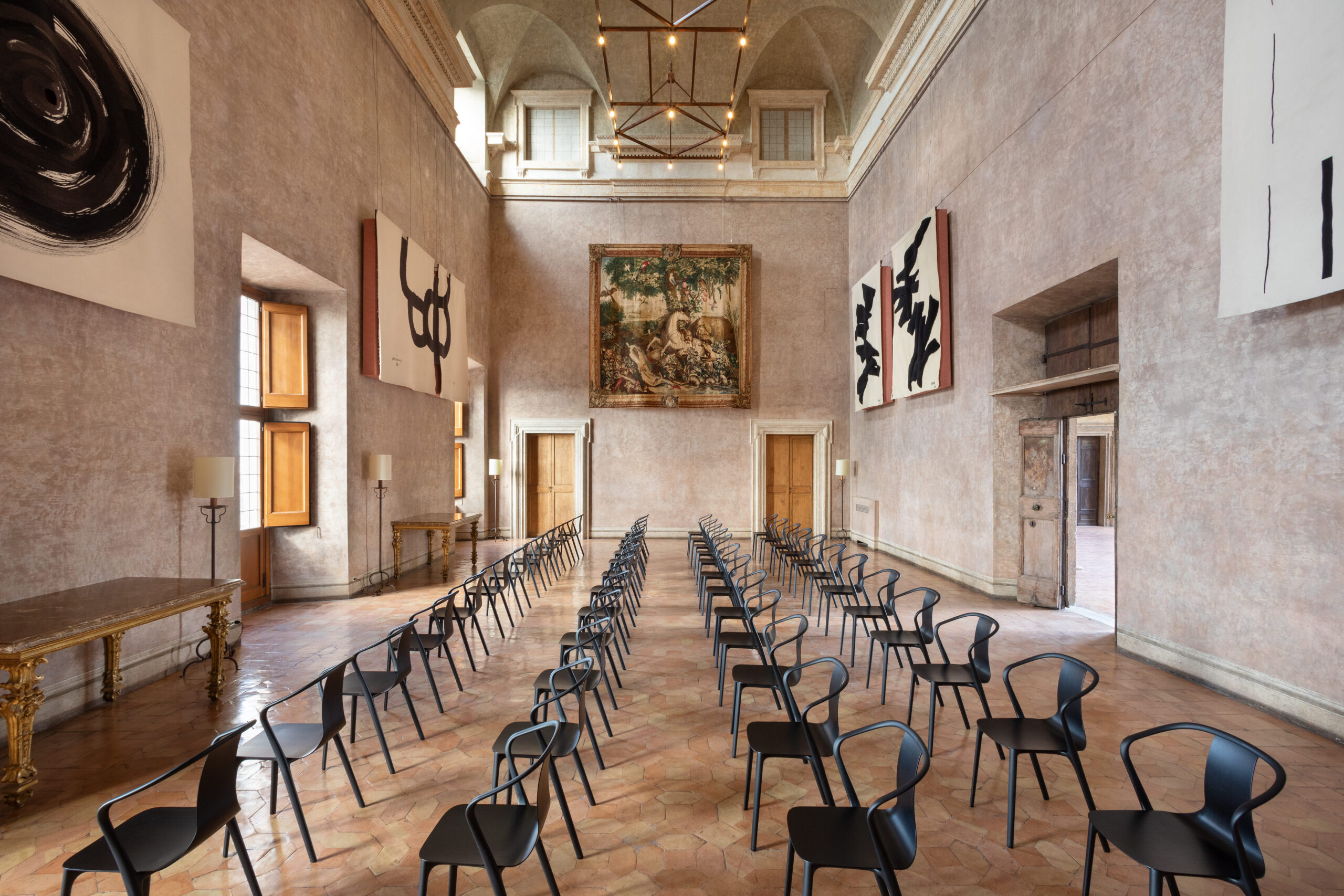 Villa Medici's Grand Salon refurbished by Fendi © Daniele Molajoli